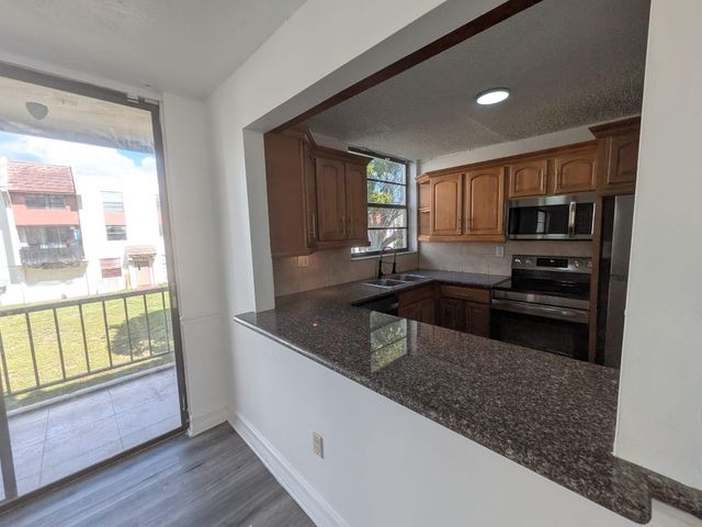 1754 NW 55th Avenue 204, Lauderhill, FL 33313