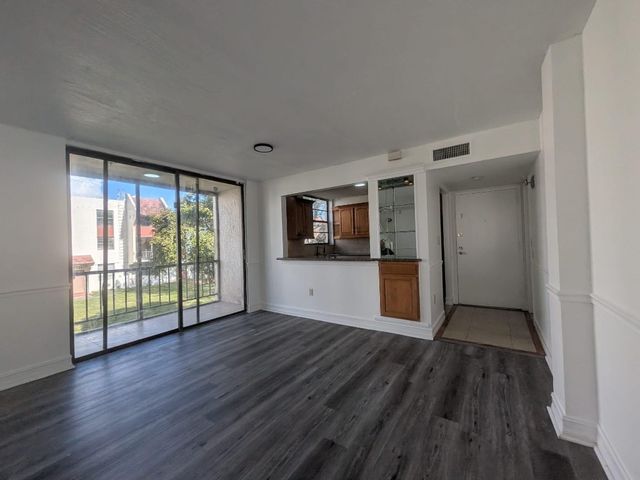 1754 NW 55th Avenue 204, Lauderhill, FL 33313