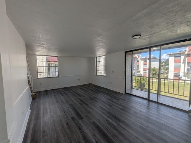 1754 NW 55th Avenue 204, Lauderhill, FL 33313