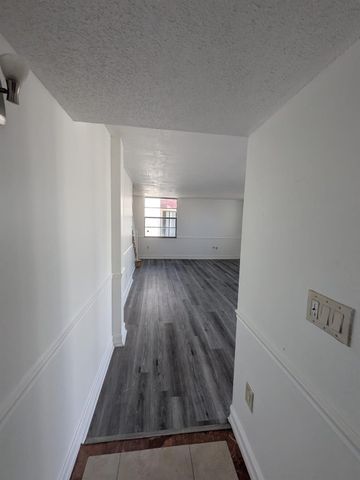 1754 NW 55th Avenue 204, Lauderhill, FL 33313