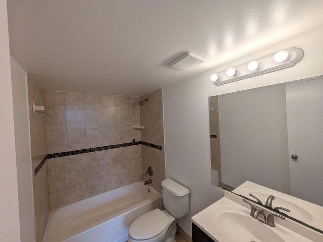 1754 NW 55th Avenue 204, Lauderhill, FL 33313