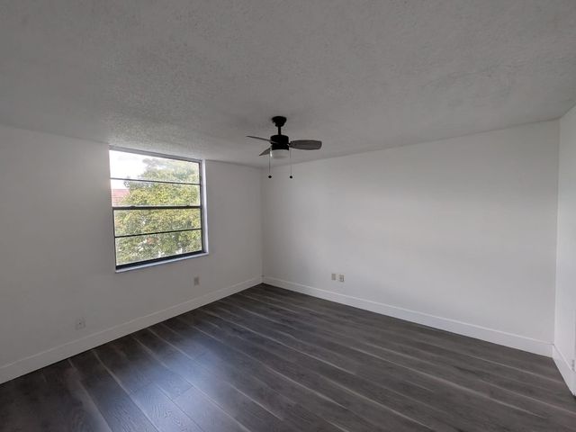 1754 NW 55th Avenue 204, Lauderhill, FL 33313