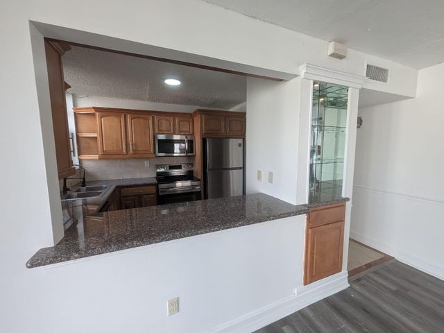 1754 NW 55th Avenue 204, Lauderhill, FL 33313