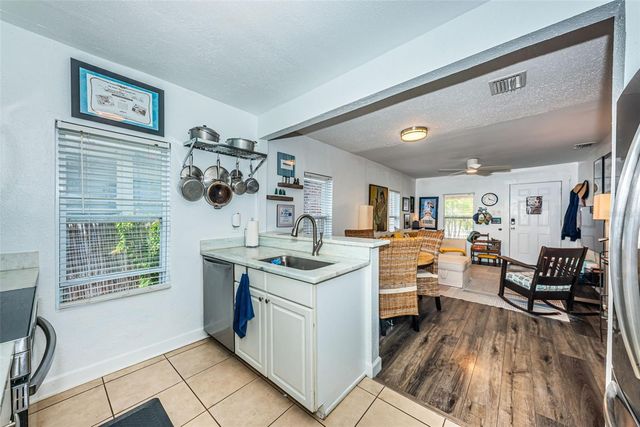 547 15TH STREET N, St Petersburg, FL 33705