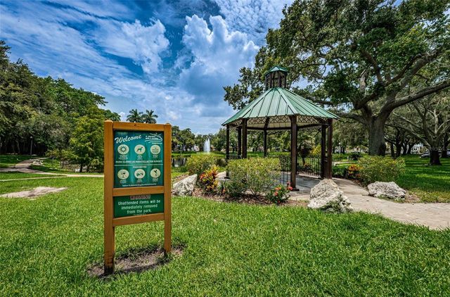 547 15TH STREET N, St Petersburg, FL 33705