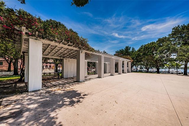 547 15TH STREET N, St Petersburg, FL 33705