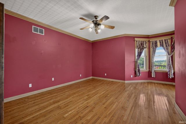 646 S Country Estates Lane, Bloomfield, IN 47424