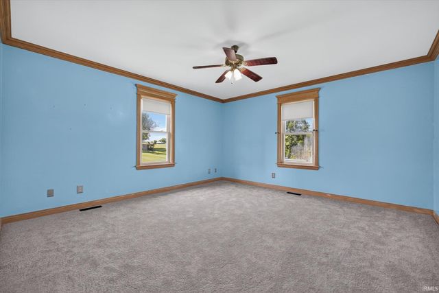 646 S Country Estates Lane, Bloomfield, IN 47424
