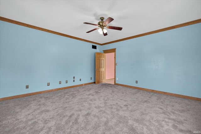 646 S Country Estates Lane, Bloomfield, IN 47424