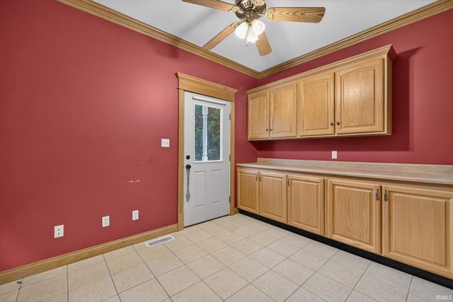 646 S Country Estates Lane, Bloomfield, IN 47424
