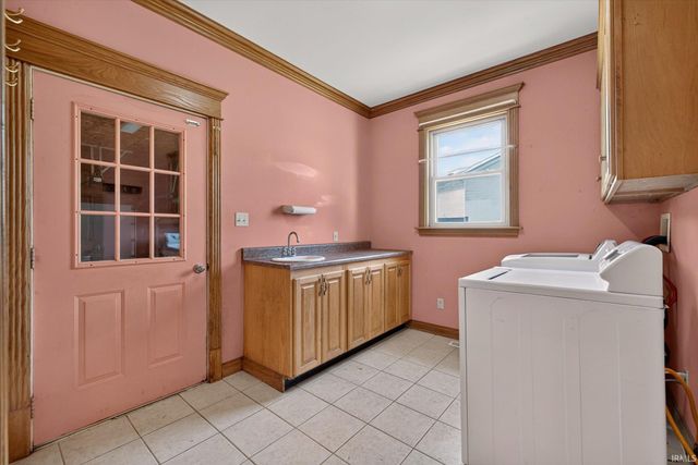 646 S Country Estates Lane, Bloomfield, IN 47424