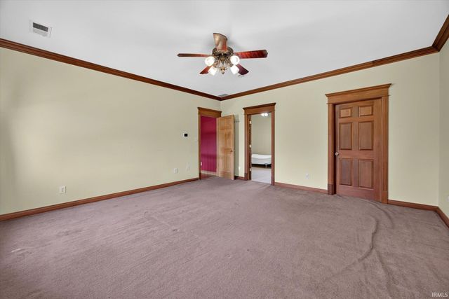 646 S Country Estates Lane, Bloomfield, IN 47424