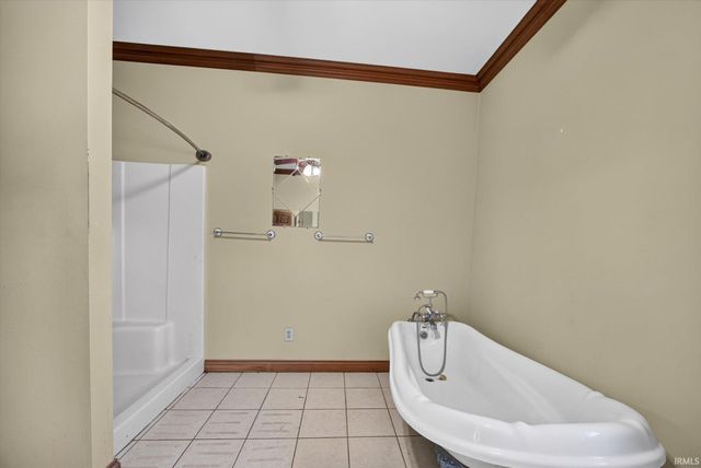 646 S Country Estates Lane, Bloomfield, IN 47424