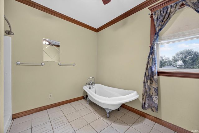 646 S Country Estates Lane, Bloomfield, IN 47424
