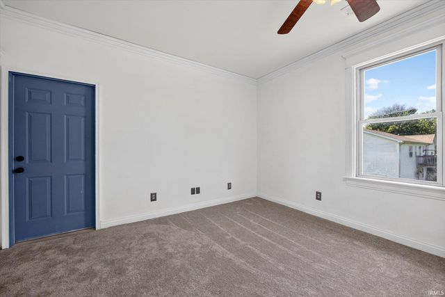 646 S Country Estates Lane, Bloomfield, IN 47424
