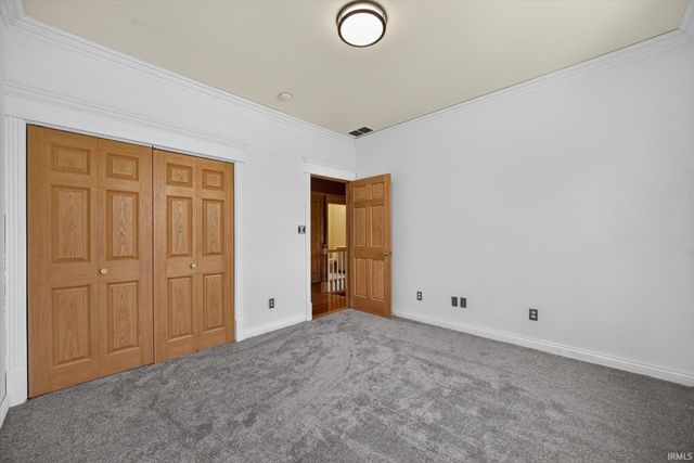 646 S Country Estates Lane, Bloomfield, IN 47424