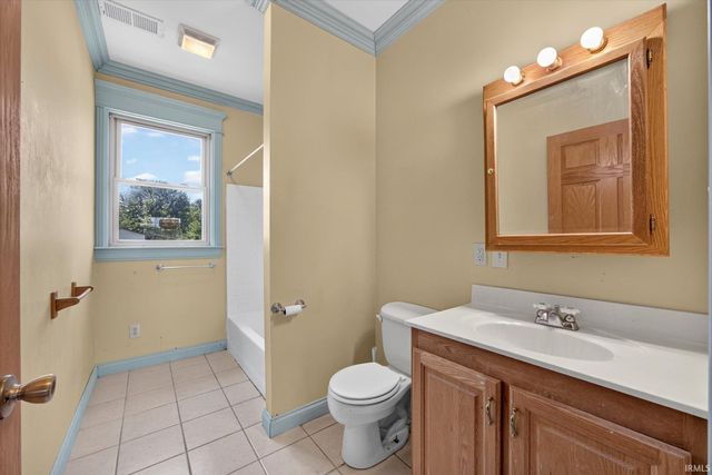 646 S Country Estates Lane, Bloomfield, IN 47424