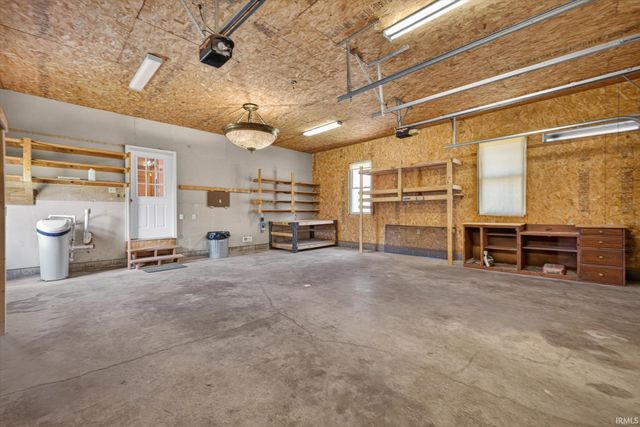 646 S Country Estates Lane, Bloomfield, IN 47424