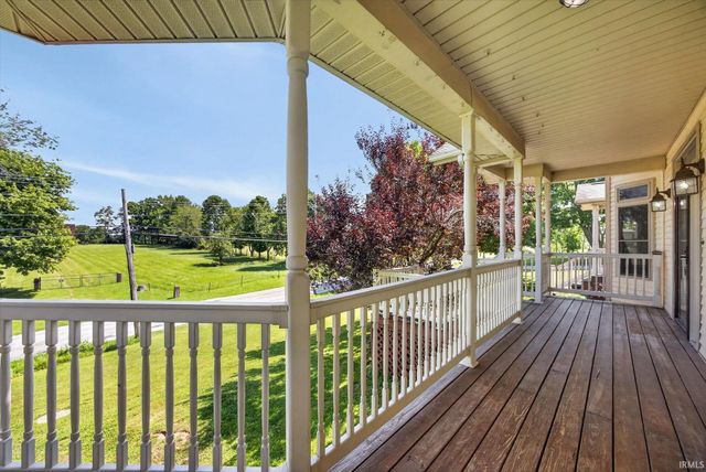 646 S Country Estates Lane, Bloomfield, IN 47424