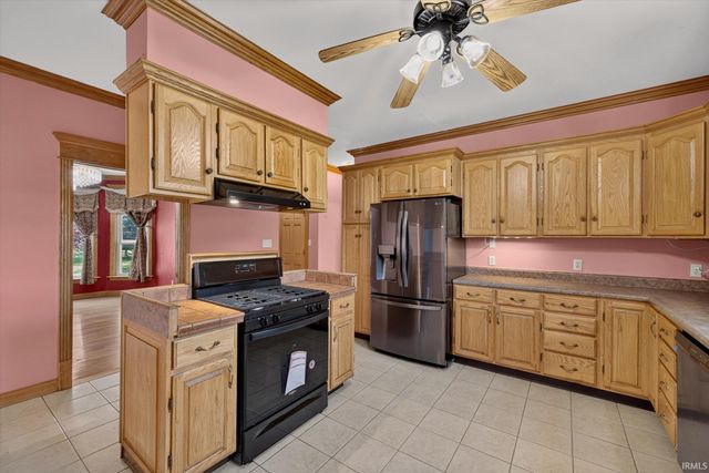 646 S Country Estates Lane, Bloomfield, IN 47424