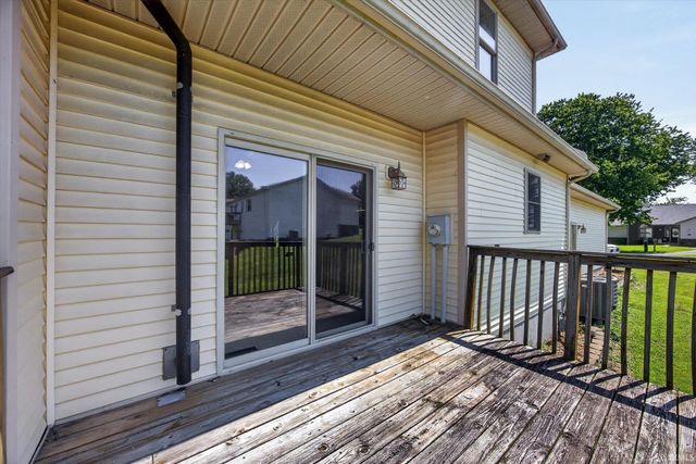 646 S Country Estates Lane, Bloomfield, IN 47424