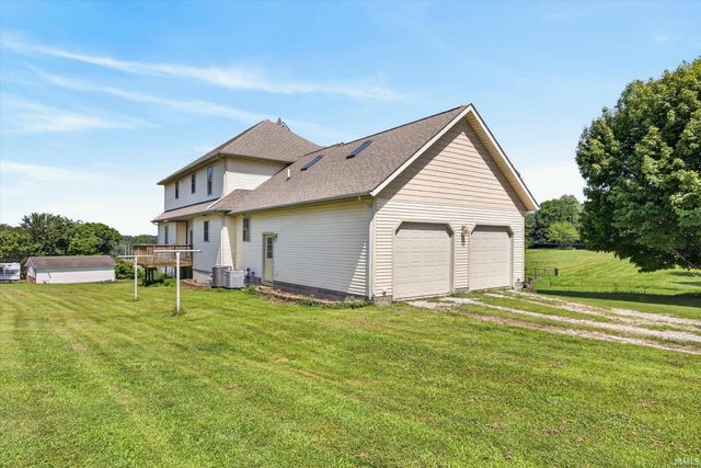 646 S Country Estates Lane, Bloomfield, IN 47424