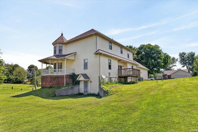 646 S Country Estates Lane, Bloomfield, IN 47424