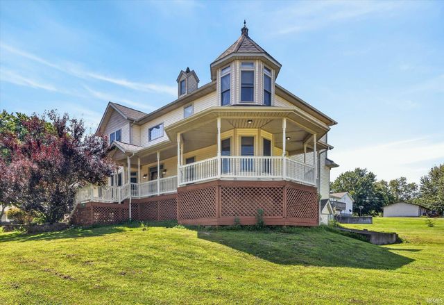 646 S Country Estates Lane, Bloomfield, IN 47424