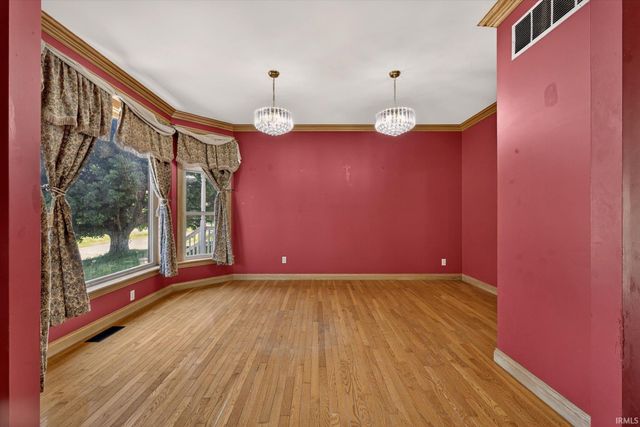 646 S Country Estates Lane, Bloomfield, IN 47424