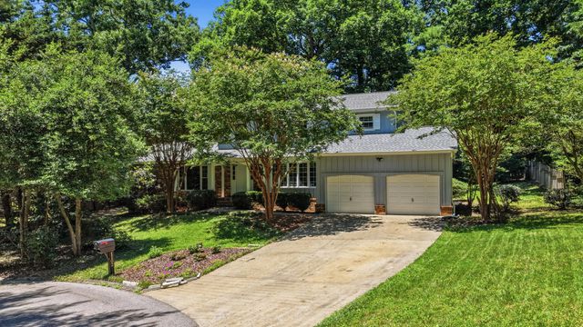 1102 Montvale Circle, Signal Mountain, TN 37377