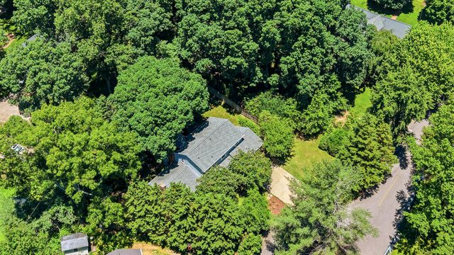 1102 Montvale Circle, Signal Mountain, TN 37377