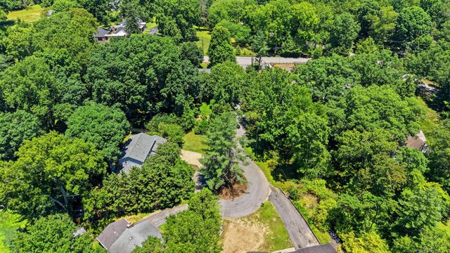 1102 Montvale Circle, Signal Mountain, TN 37377
