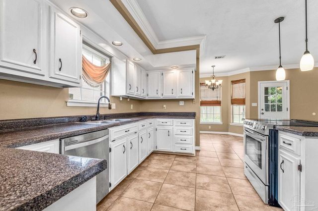 2125 Foxford St, Cantonment, FL 32533