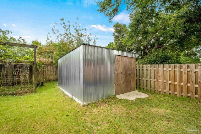 2125 Foxford St, Cantonment, FL 32533