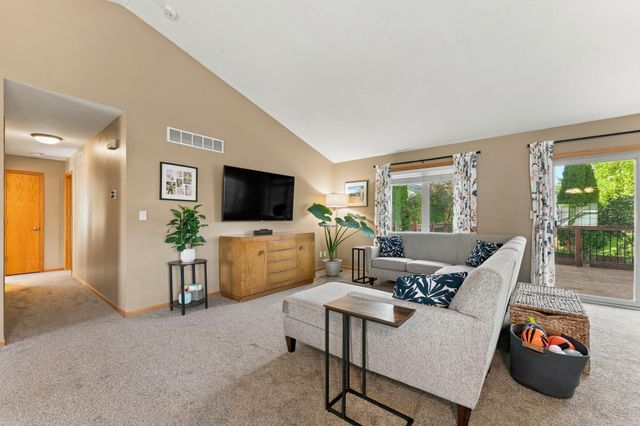 1926 Hart Drive SW, Rochester, MN 55902