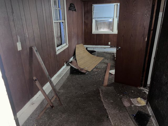 629 N poplar, Wichita, KS 67214