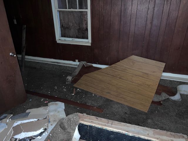 629 N poplar, Wichita, KS 67214