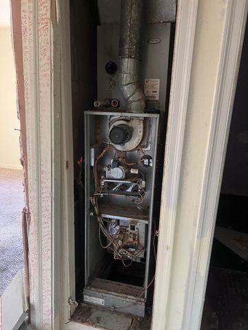 629 N poplar, Wichita, KS 67214