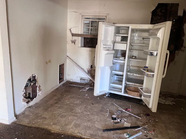 629 N poplar, Wichita, KS 67214