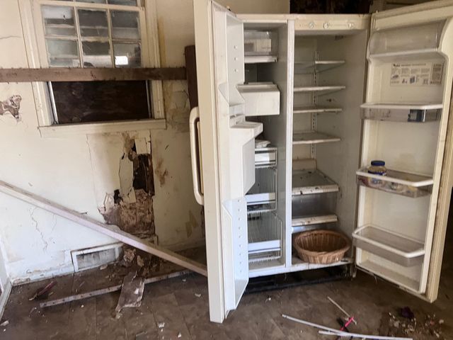 629 N poplar, Wichita, KS 67214