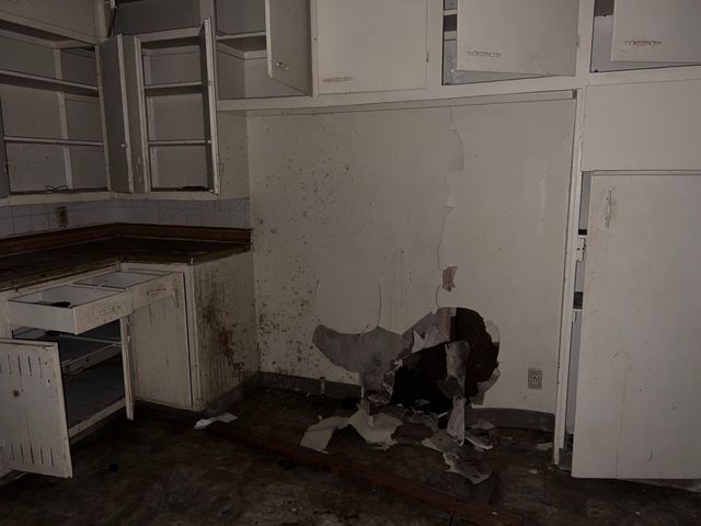 629 N poplar, Wichita, KS 67214