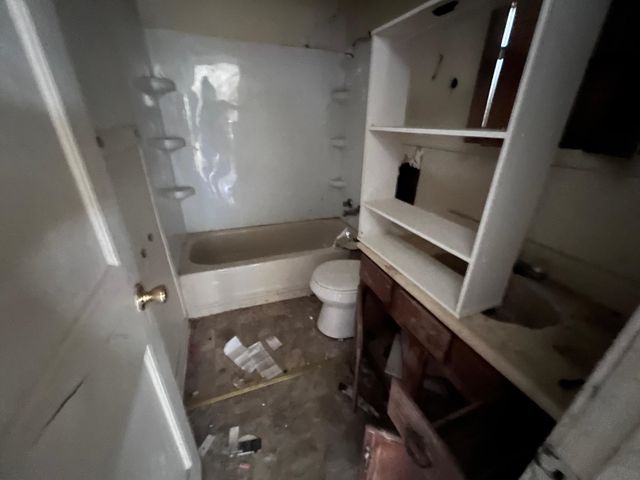 629 N poplar, Wichita, KS 67214