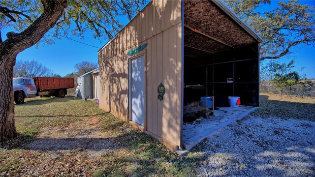 14218 Fm 677 N, St Jo, TX 76265