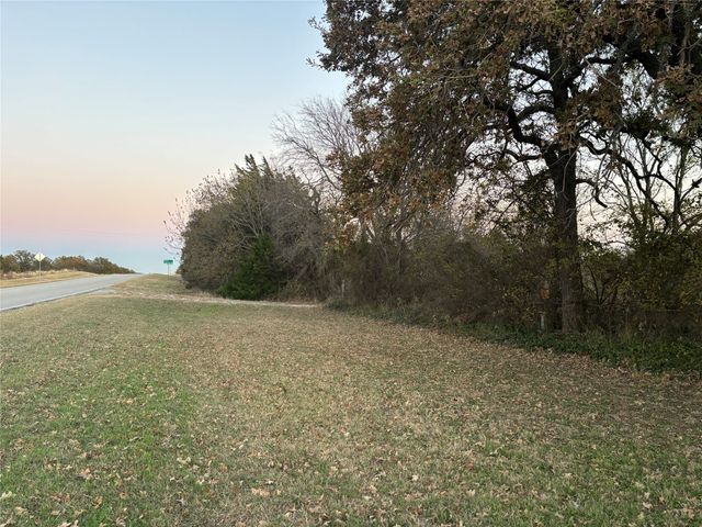 14218 Fm 677 N, St Jo, TX 76265