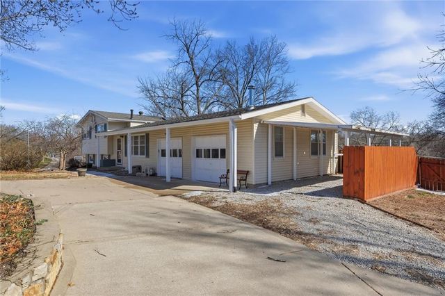 7201 NW 73rd Street, Kansas City, MO 64152