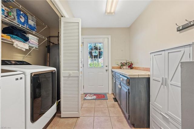 315 Dandy Loop RD, Yorktown, VA 23692