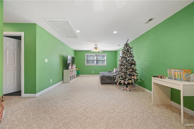 315 Dandy Loop RD, Yorktown, VA 23692