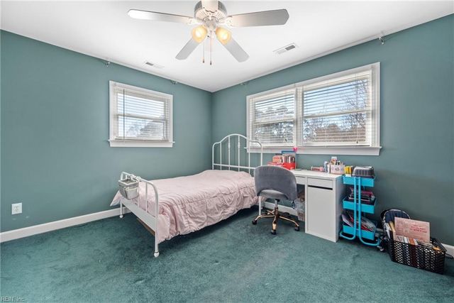 315 Dandy Loop RD, Yorktown, VA 23692