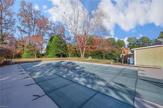 315 Dandy Loop RD, Yorktown, VA 23692
