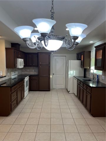 7801 Northwind Dr, Corpus Christi, TX 78414